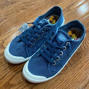 Blowfish denim sneaker NWT